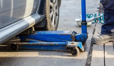 letak dongkrak mobil