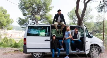 Rekomendasi Mobil untuk 10 Orang