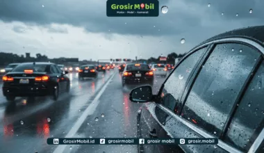 mobil kena hujan