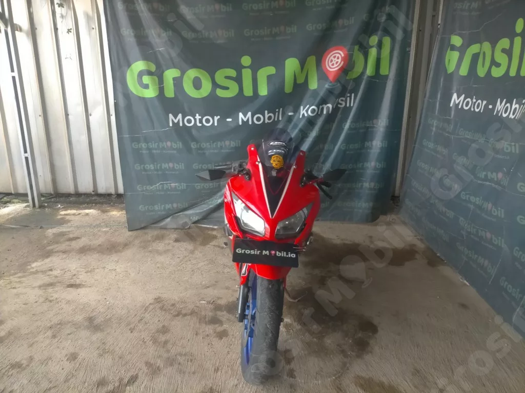 HONDA CBR 150 R 2015