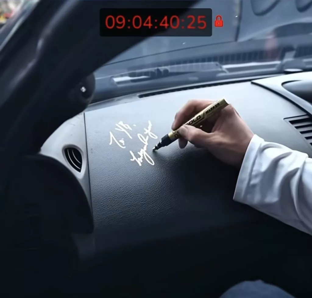Sung Kang Tanda Tangan Mobil Reza Arap